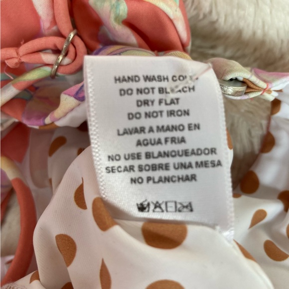 Like new washed but never worn. Dippin’ Daisy’s floral one piece swimsuit - Picture 3 of 5